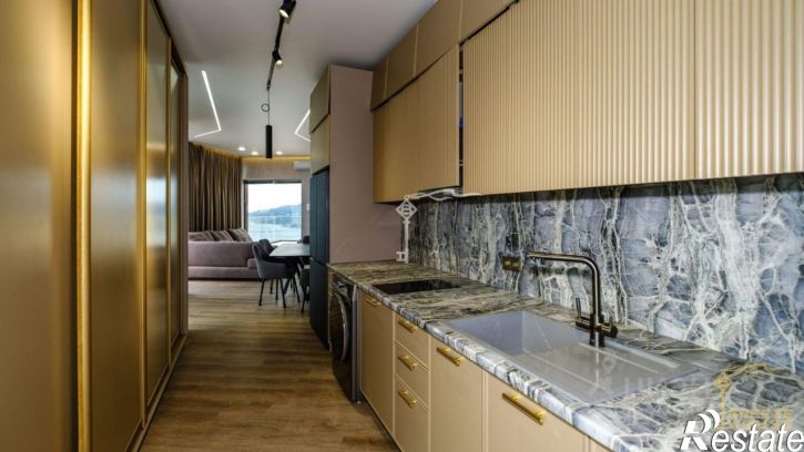 3-комн квартира г Ялта, поселок городского типа Массандра