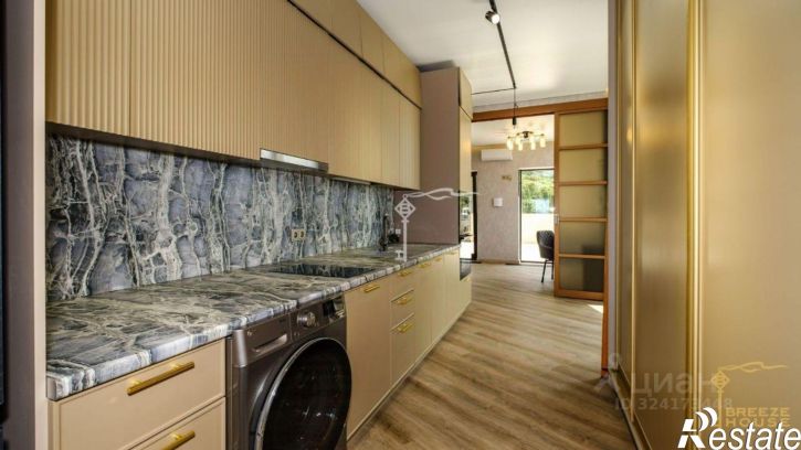 3-комн квартира г Ялта, поселок городского типа Массандра