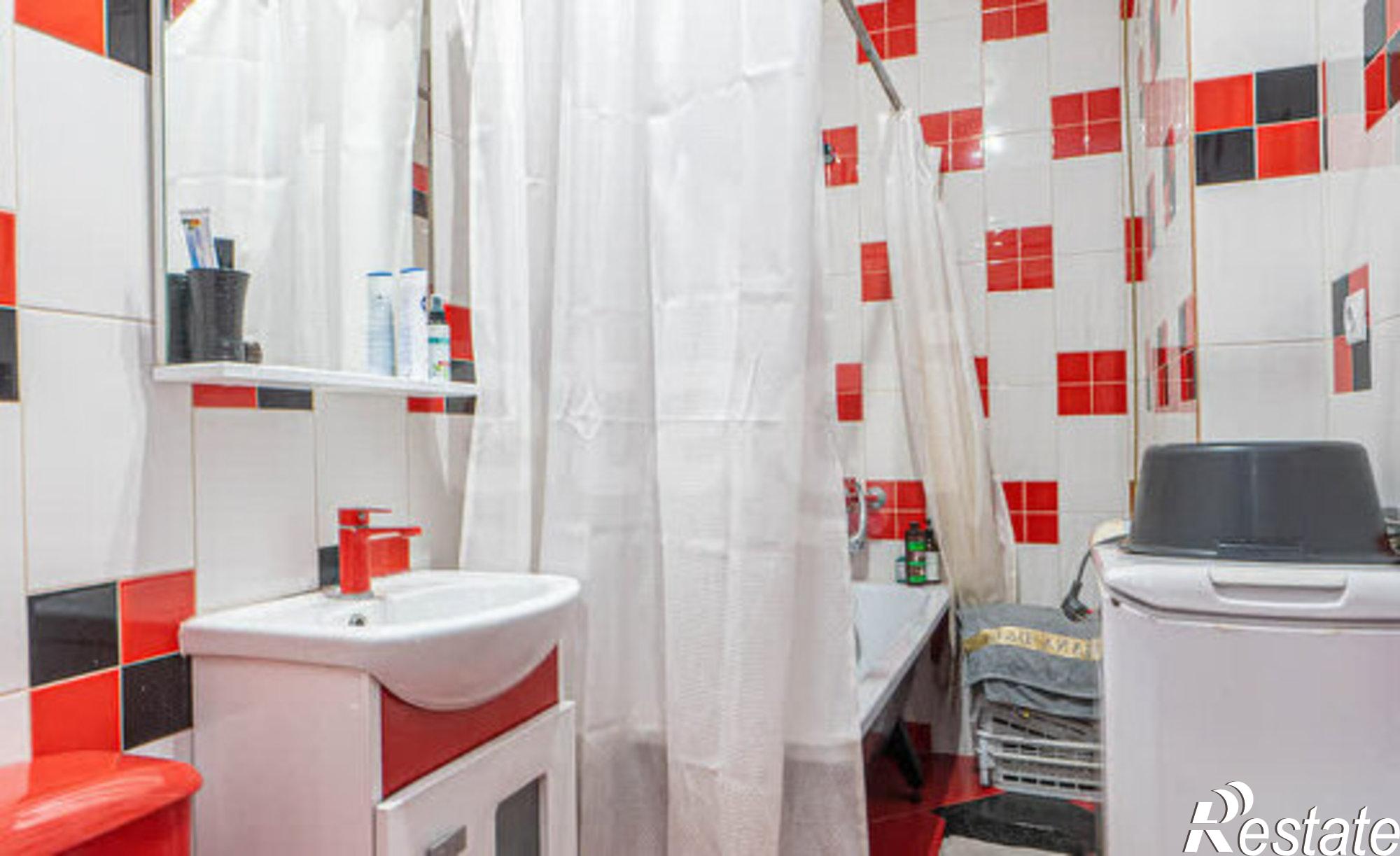 Купить квартиру за 8 300 000 рублей на улица Военных Строителей, 12/2 к2