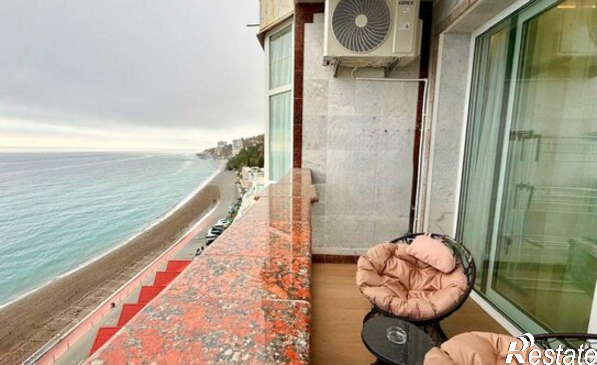 Купить квартиру за 41 000 000 рублей на Алушта, Набережная улица, 16И