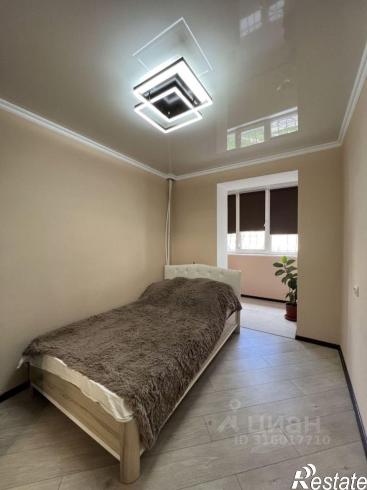 4-комн квартира Евпатория, проспект Победы, 62