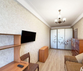 2-комн, 45кв м, этаж 3/5 проспект Октябрьской Революции, 25