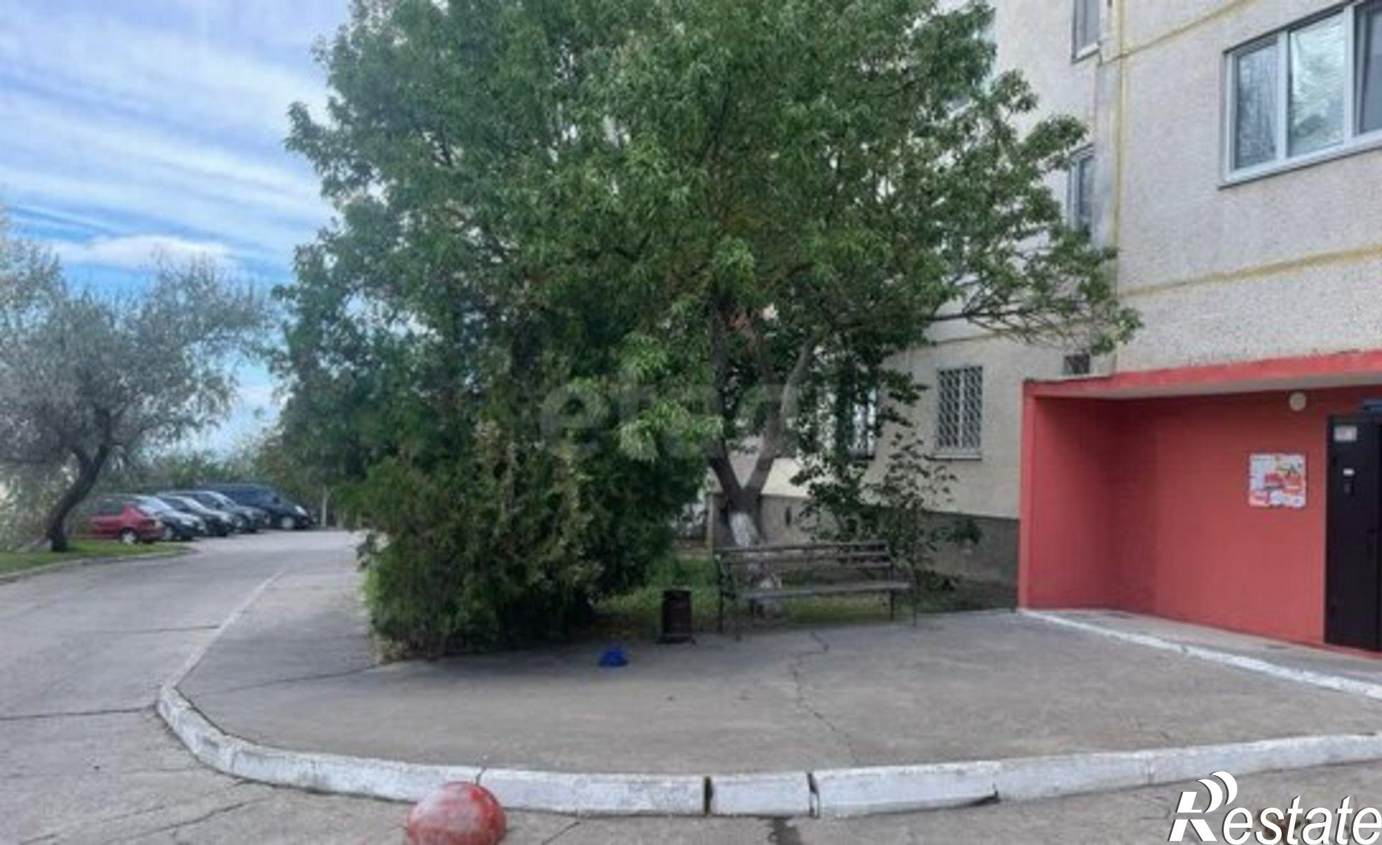 Купить квартиру за 4 100 000 рублей на Ленинский район, Щёлкино, 2-й микрорайон, 57