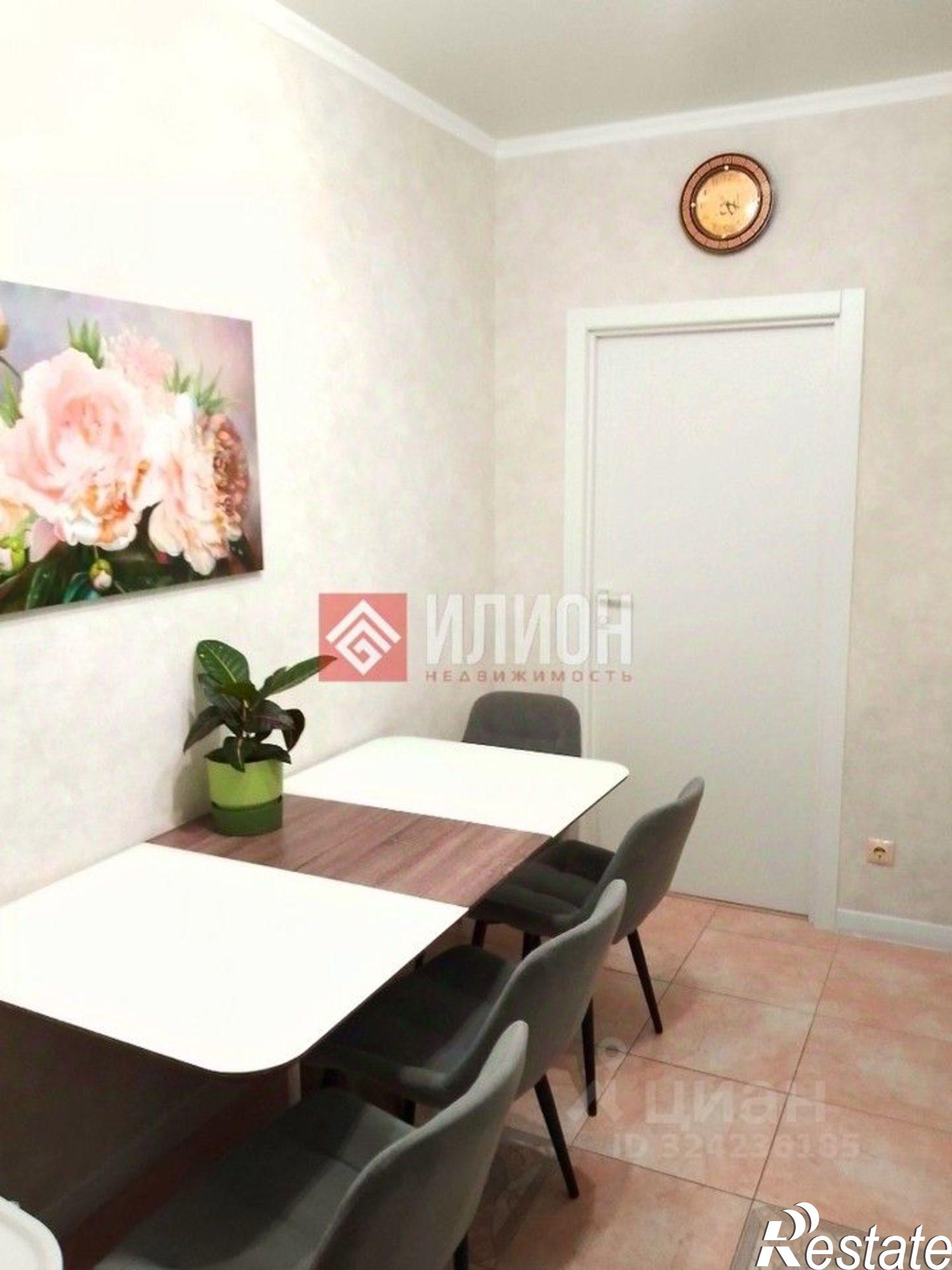 Купить квартиру за 18 000 000 рублей на Античный пр-кт, 10