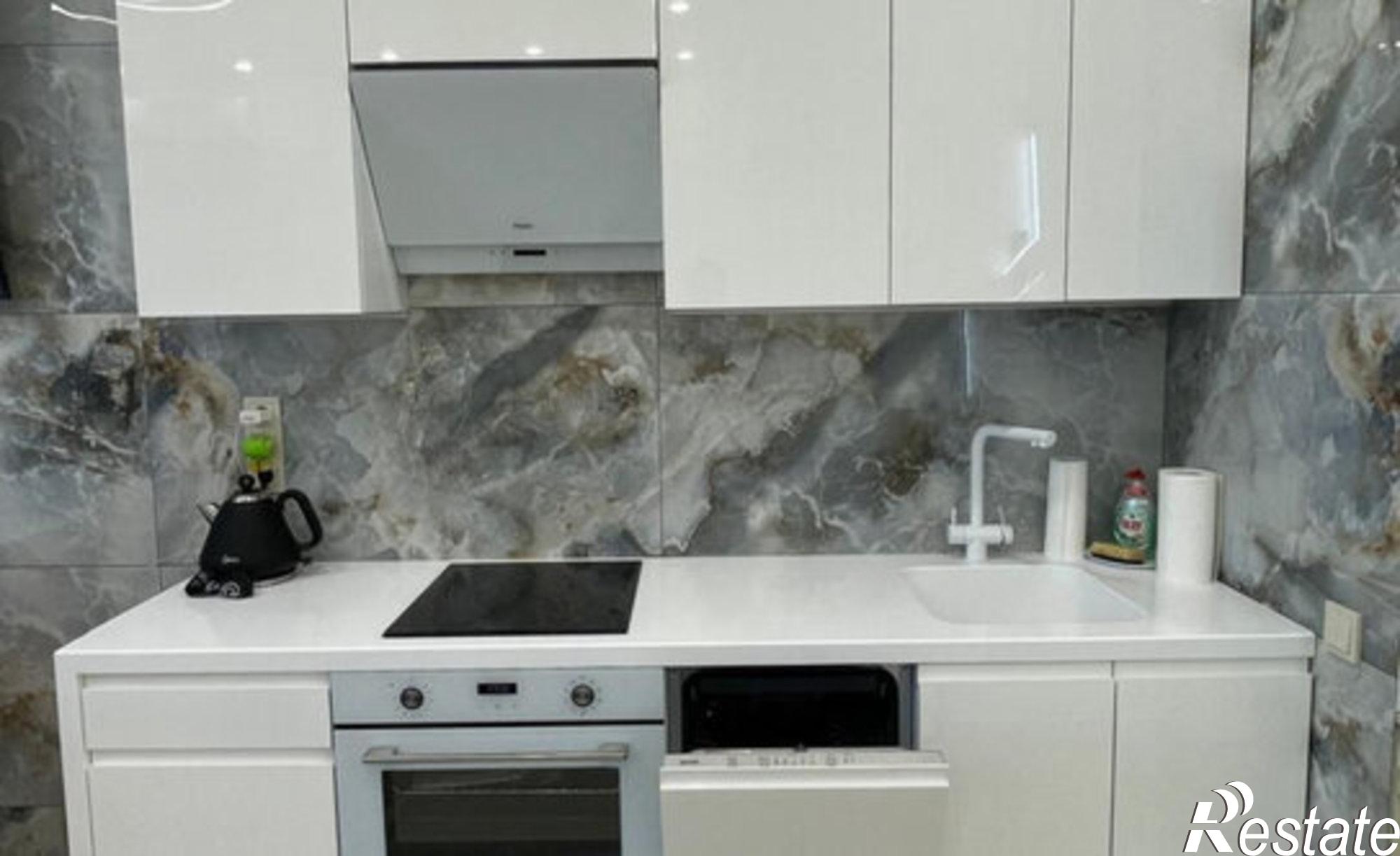 Купить квартиру за 13 900 000 рублей на улица Лётчиков, 10