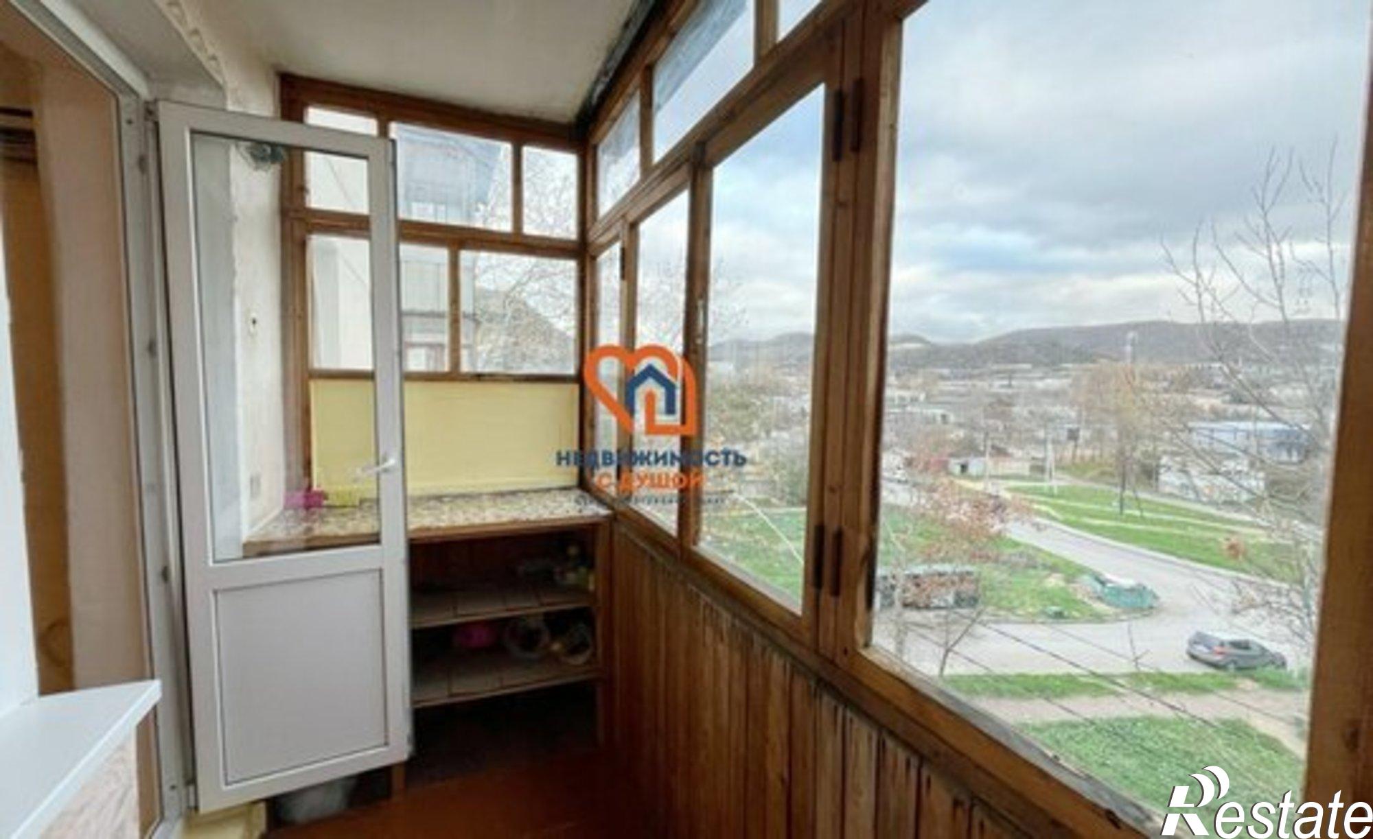 Купить квартиру за 4 200 000 рублей на Севастополь, Балаклавский район, Инкерман, улица Менжинского, 18