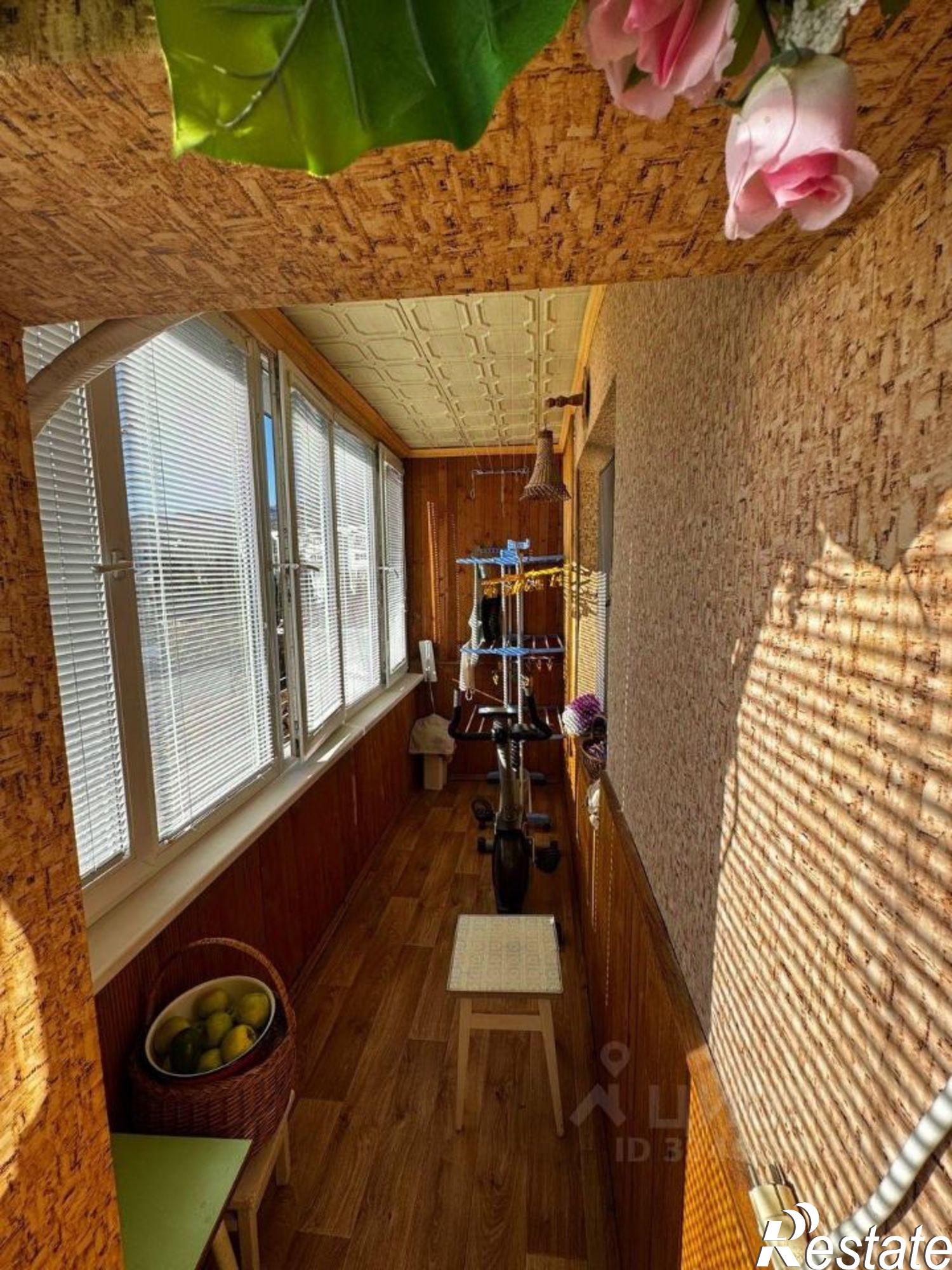 Купить квартиру за 15 000 000 рублей на Западная улица, 9