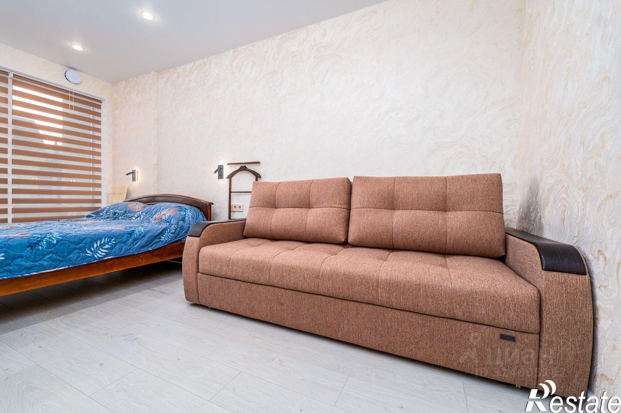 Купить квартиру за 12 000 000 рублей на улица 40 лет Октября, 9В