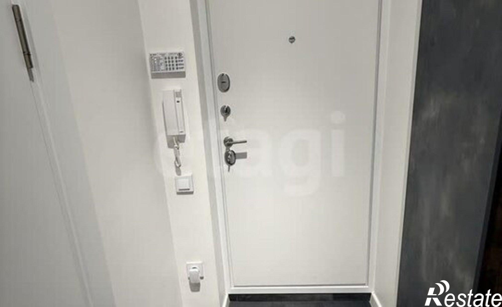 Купить квартиру за 15 000 000 рублей на Севастополь, улица Челнокова, 17к1