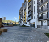 2-комн, 52кв м, этаж 1/9 проспект Александра Суворова, 103