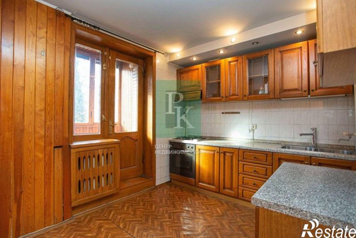 4-комн квартира улица Молодых Строителей, 4,  д. 4