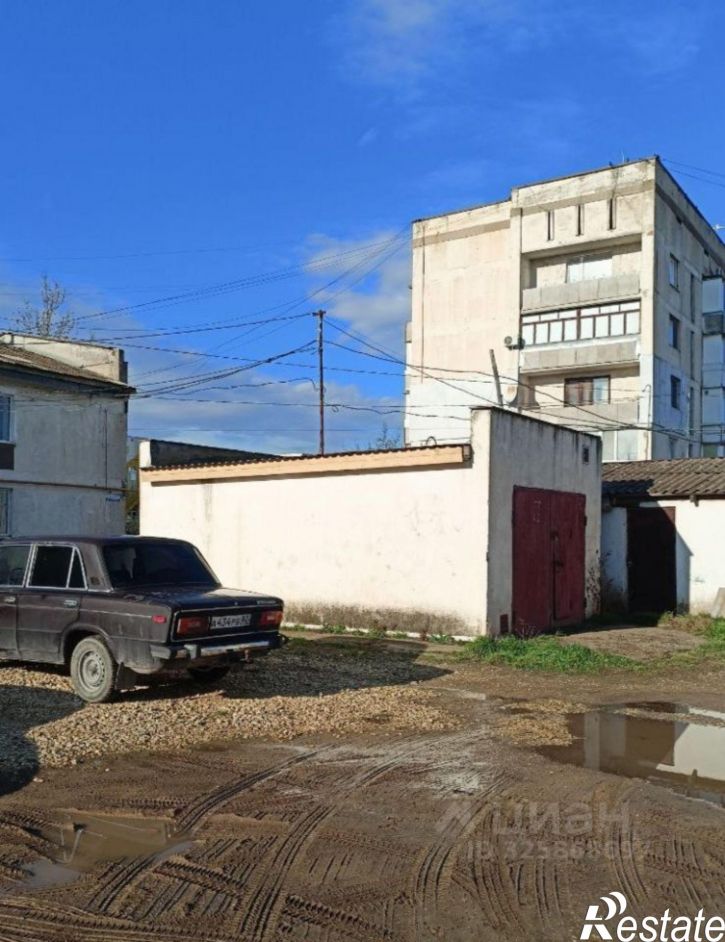 Гараж/парковка улица Гайнутдинова, 1,  д. 1