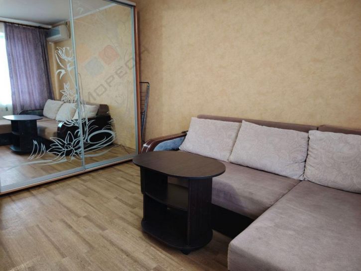 1-комн квартира -, 48а