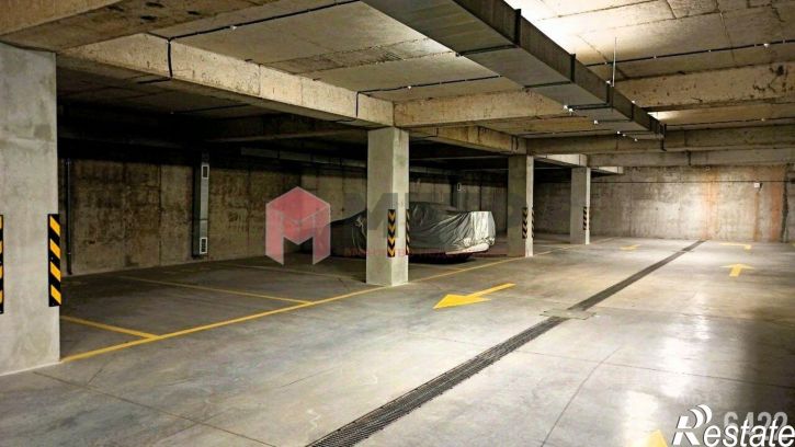 Гараж/парковка Античный проспект