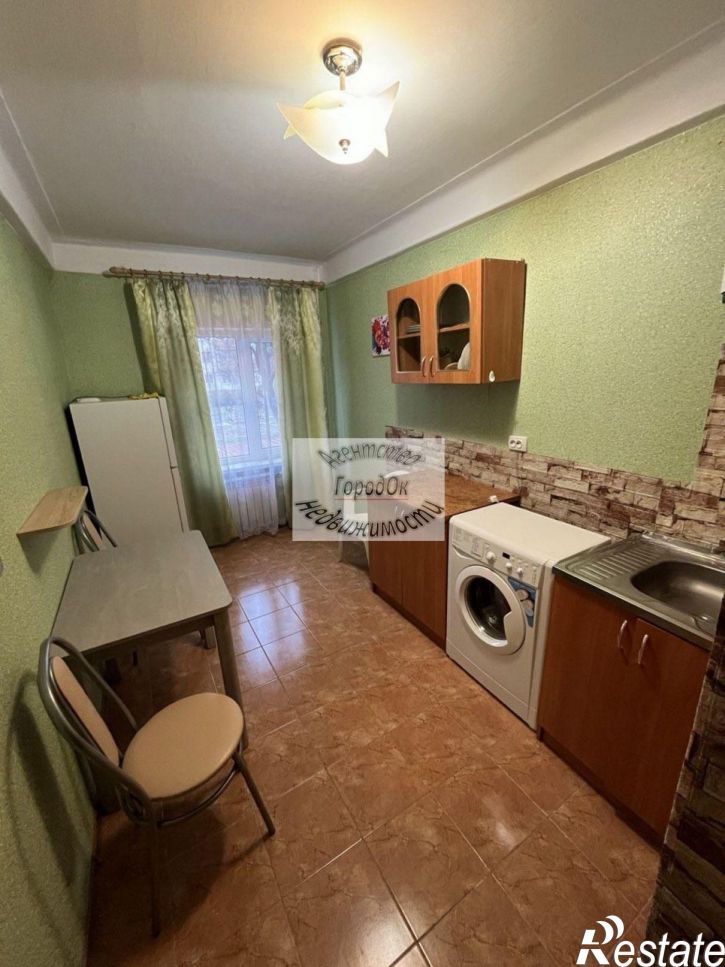 3-комн квартира Строительная ул, 8