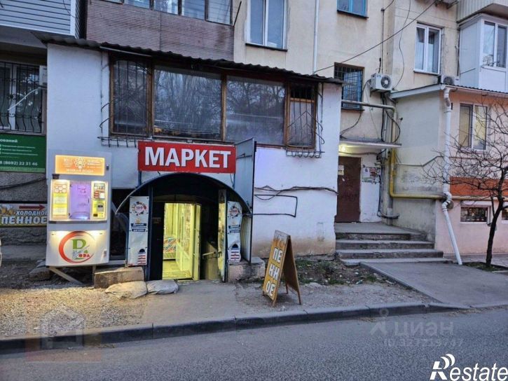 Торговое помещение пр-кт Генерала Острякова, 45,  д. 45