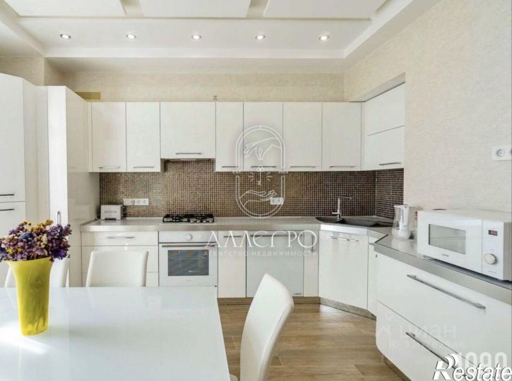 4-комн квартира Античный проспект, 64,  д. 64