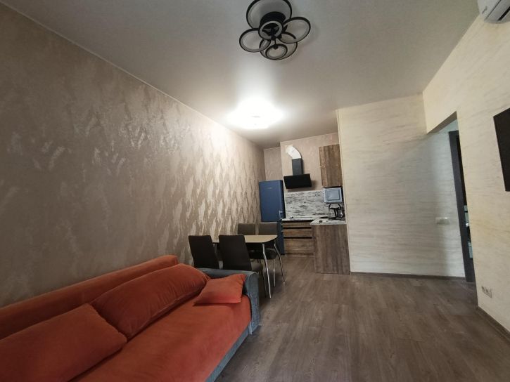 2-комн квартира Крымской весны улица,1к1