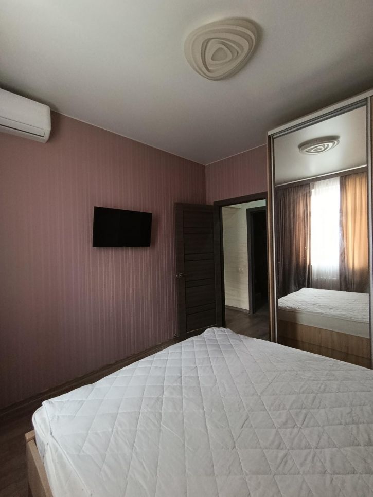 2-комн квартира Крымской весны улица,1к1