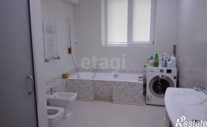 5-комн квартира улица Иванищева, 17,  д. 17