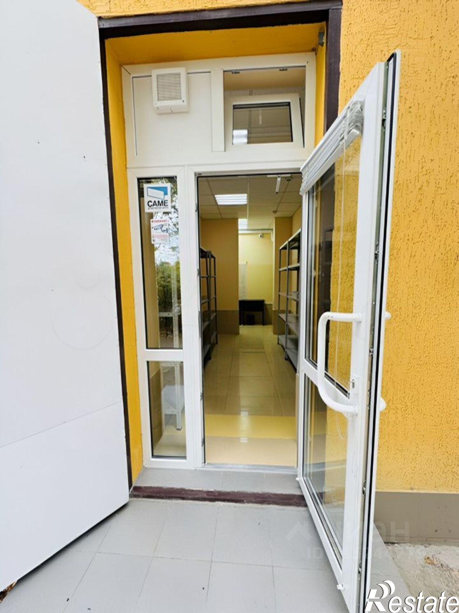 Купить торговое помещение за 17 000 000 рублей на Севастополь, улица Репина, 4
