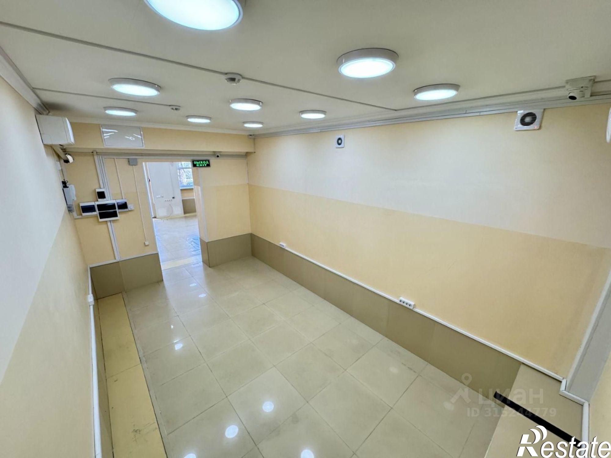 Купить торговое помещение за 17 000 000 рублей на Севастополь, улица Репина, 4