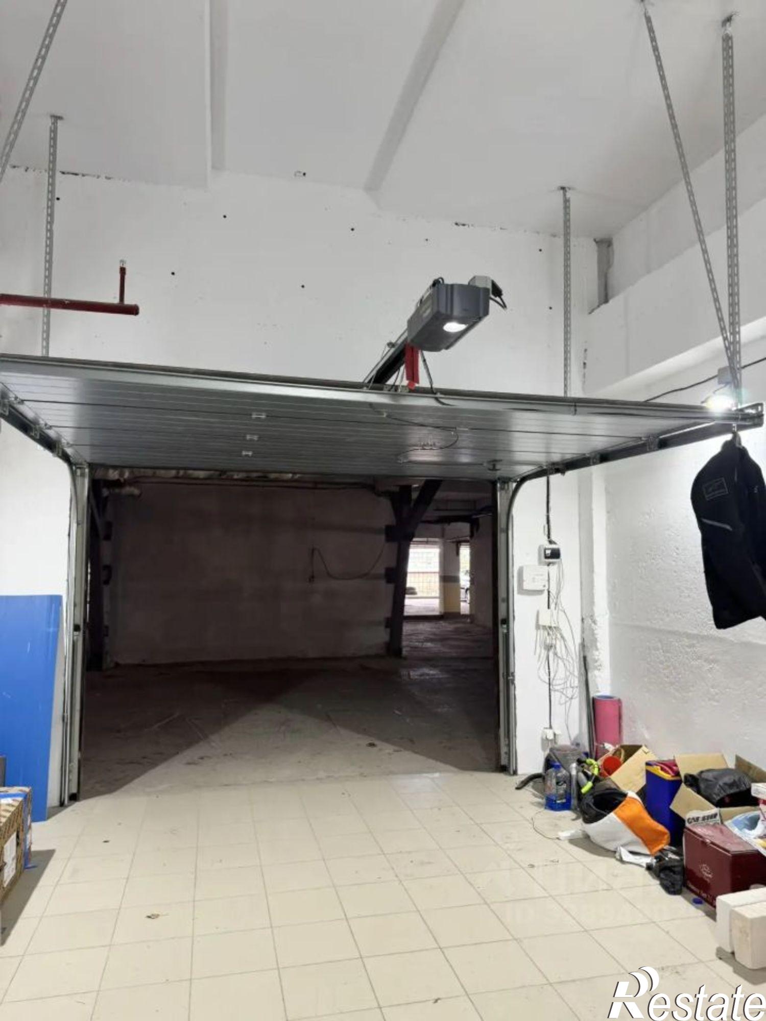 Купить гараж, место в паркинге за 2 400 000 рублей на улица Павла Дыбенко, 26