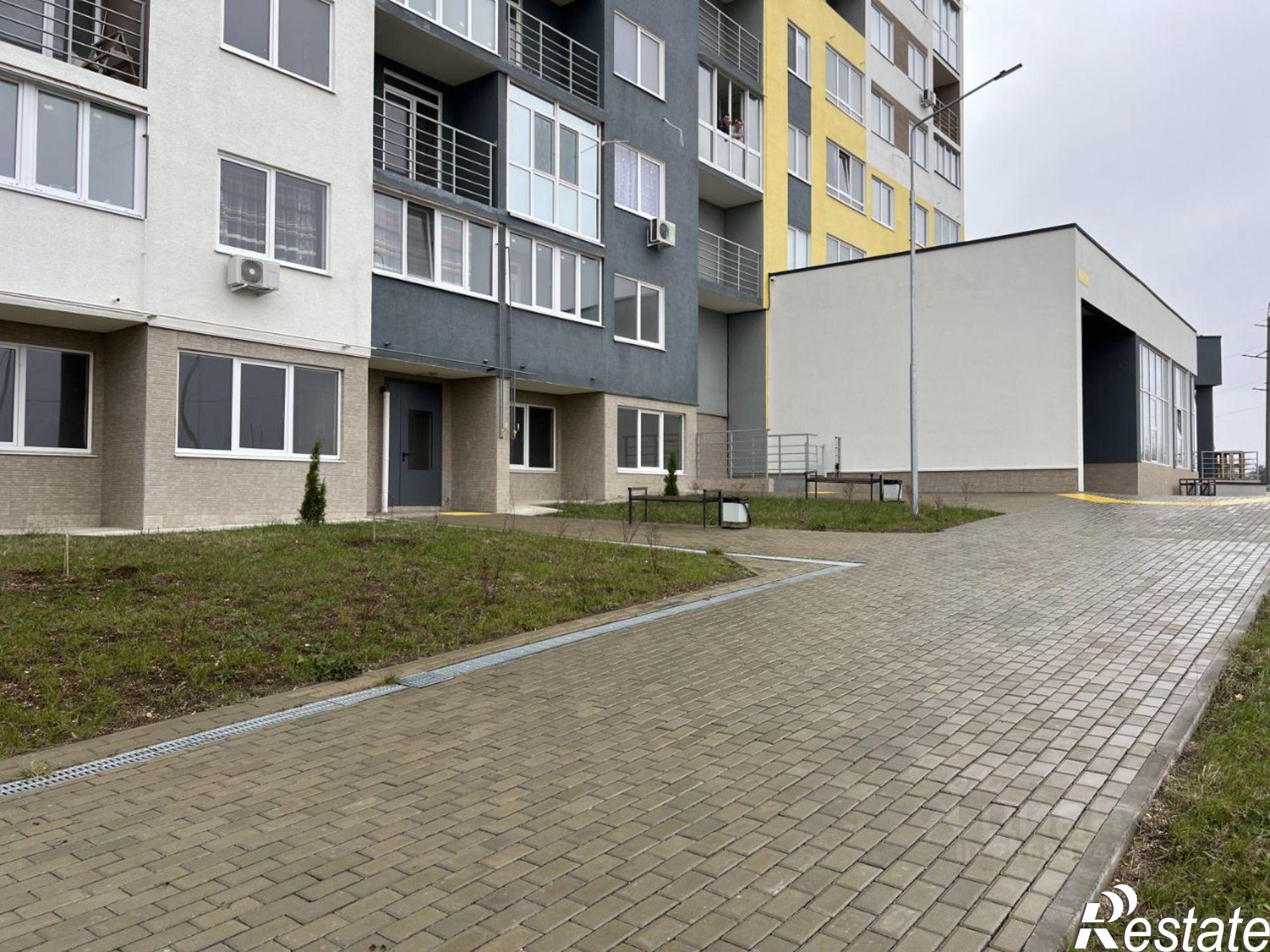Купить торговое помещение за 15 000 000 рублей на Парковая улица, 2