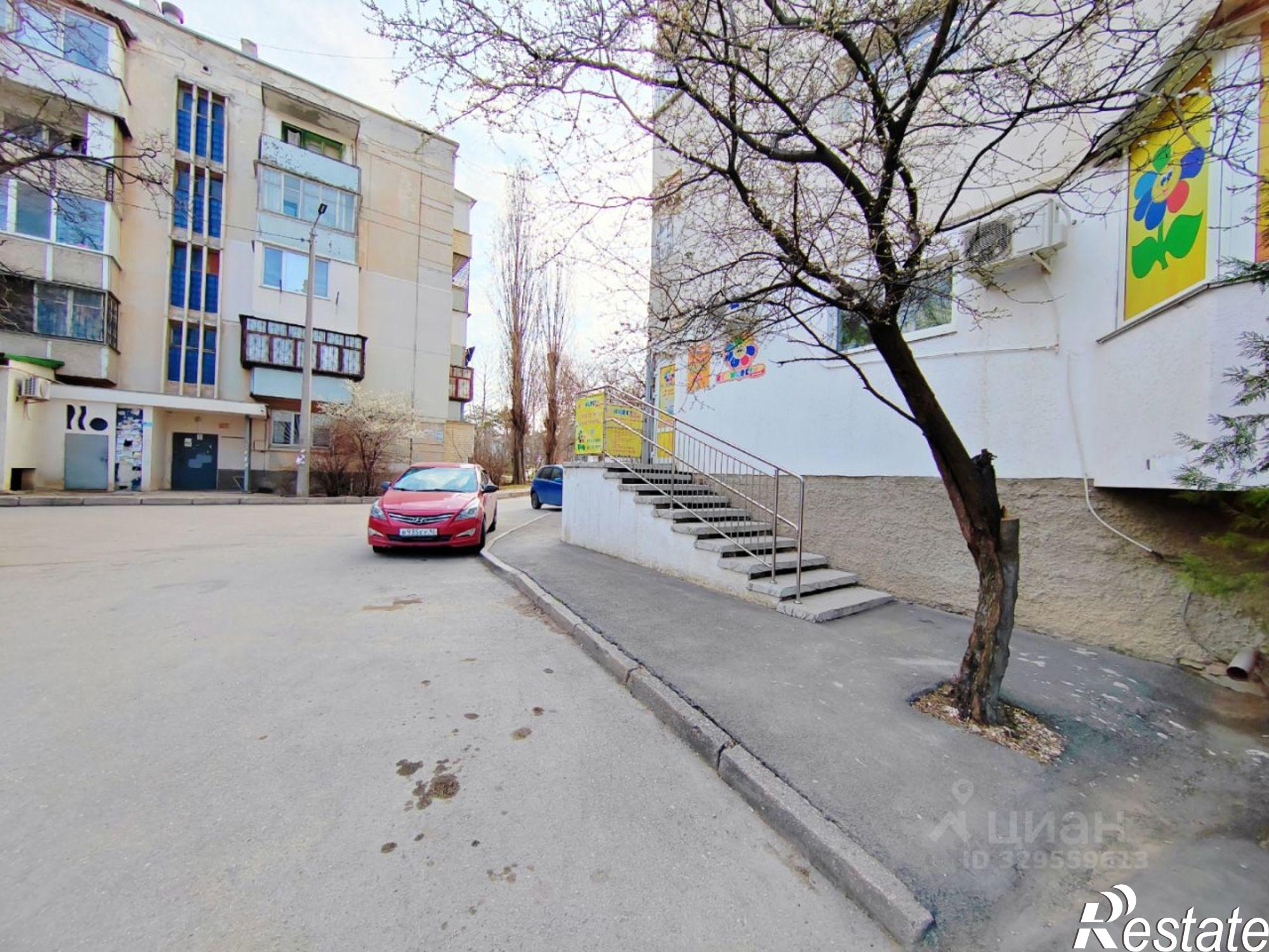 Купить офис, помещение под офис за 11 000 000 рублей на проспект Генерала Острякова, 148