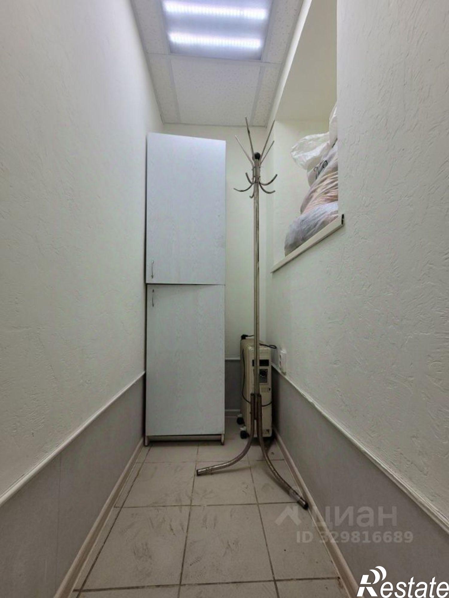 Купить торговое помещение за 5 466 880 рублей на Симферополь г., Кирова пр-кт., 70/2