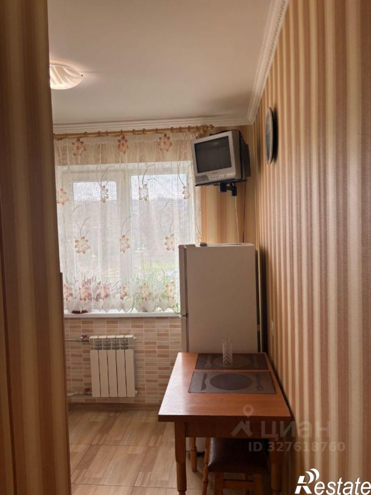 2-комн квартира Керчь, улица Комарова, 2