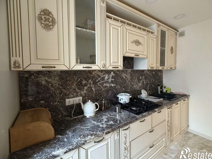 4-комн квартира пр-кт Героев Сталинграда, 7 1,  д. 7 1,  к. 1