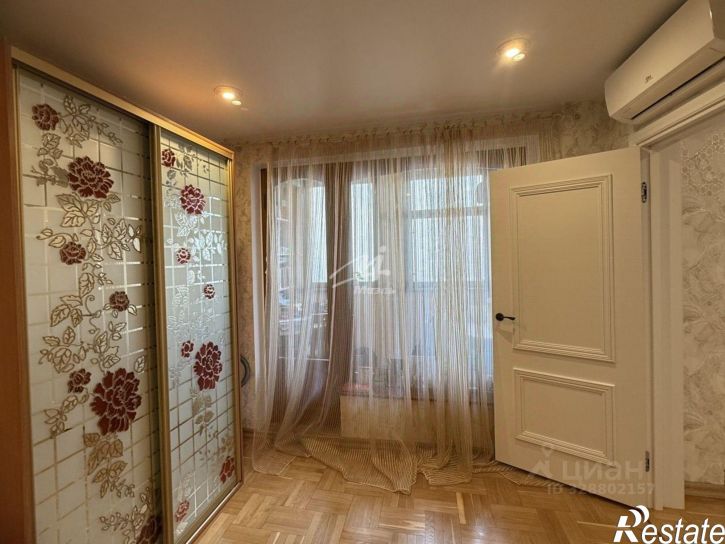 4-комн квартира пр-кт Героев Сталинграда, 7 1,  д. 7 1,  к. 1