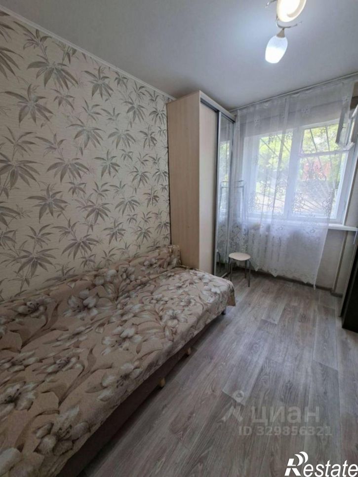 Комната улица Ефремова, 32,  д. 32
