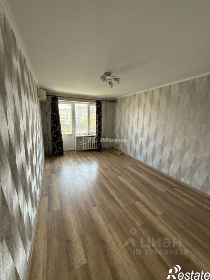 2-комн квартира Строительная улица, 13,  д. 13