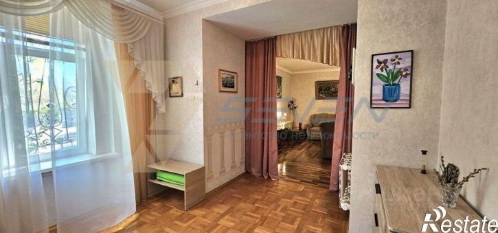 4-комн квартира улица Александра Маринеско, 15,  д. 15