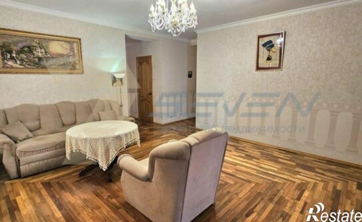 4-комн квартира улица Александра Маринеско, 15,  д. 15