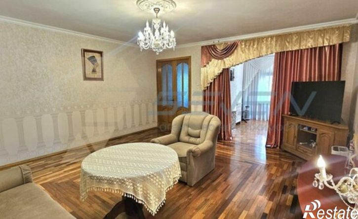 4-комн квартира улица Александра Маринеско, 15,  д. 15