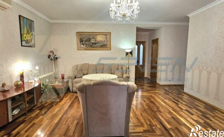 4-комн квартира улица Александра Маринеско, 15,  д. 15