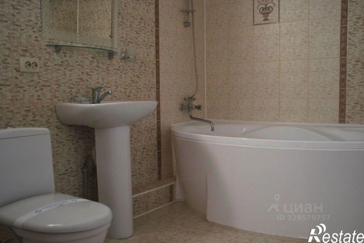 3-комн квартира ул Героев Бреста, 106,  д. 106