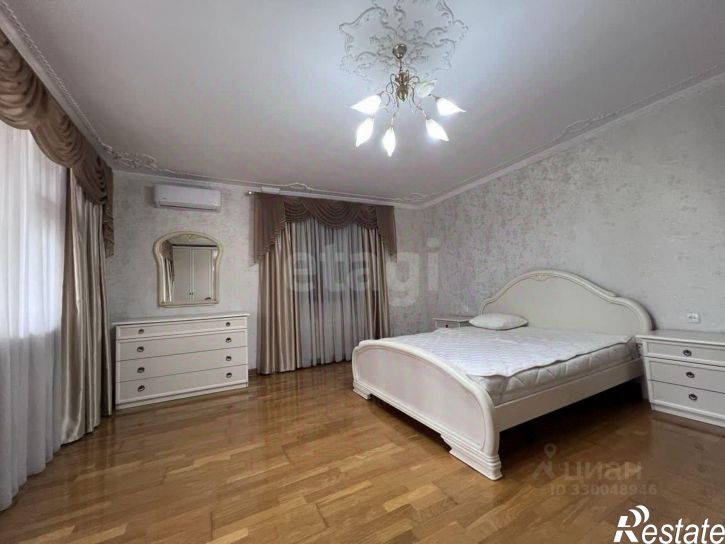4-комн квартира ул Салгирная, 15,  д. 15