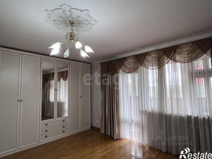 4-комн квартира ул Салгирная, 15,  д. 15