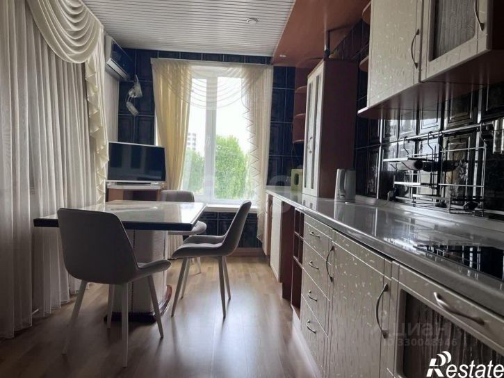 4-комн квартира ул Салгирная, 15,  д. 15