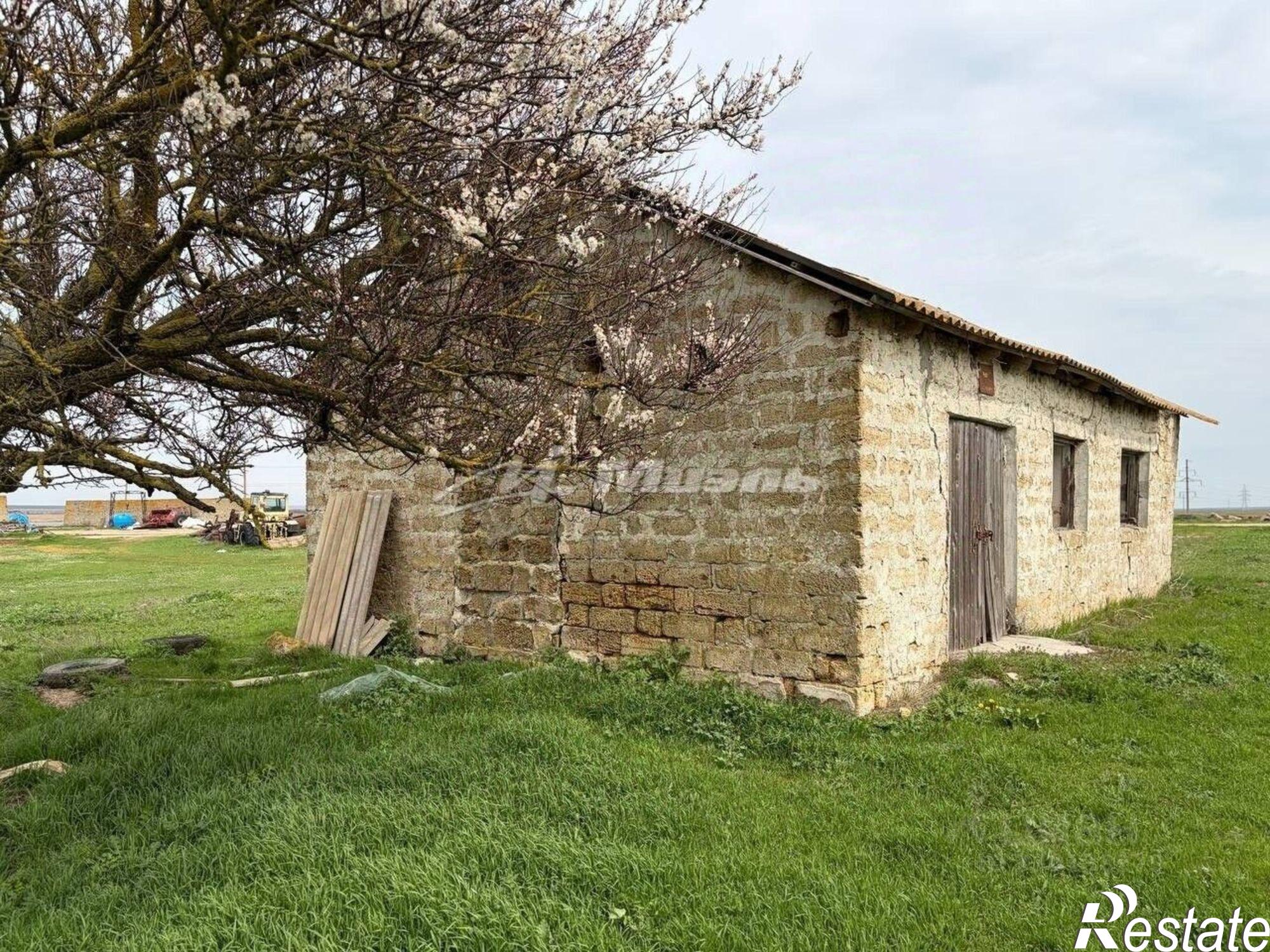 Купить складское помещение за 3 792 400 рублей на Сакский район, Куликовка с.