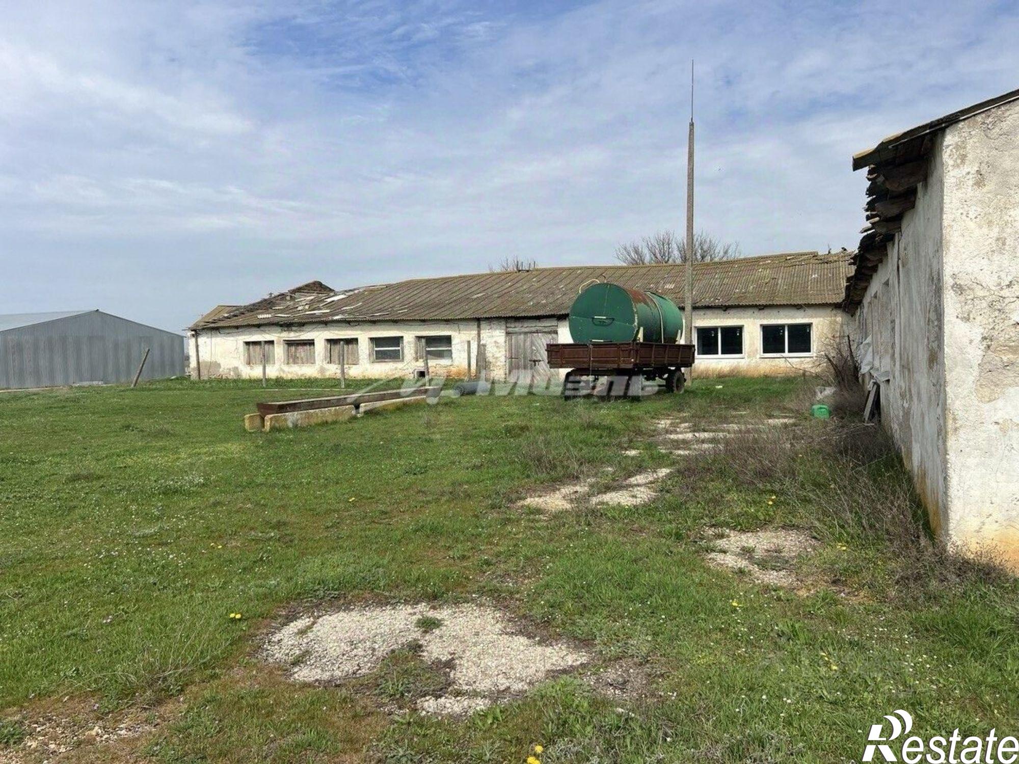 Купить складское помещение за 3 792 400 рублей на Сакский район, Куликовка с.
