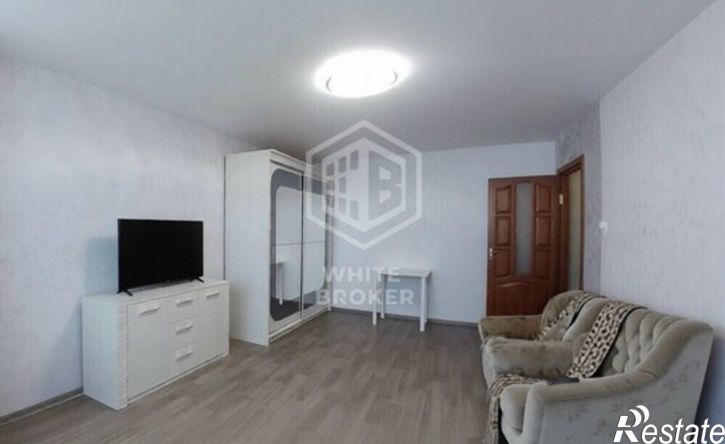 4-комн квартира улица Адмирала Юмашева, 19В,  д. 19В