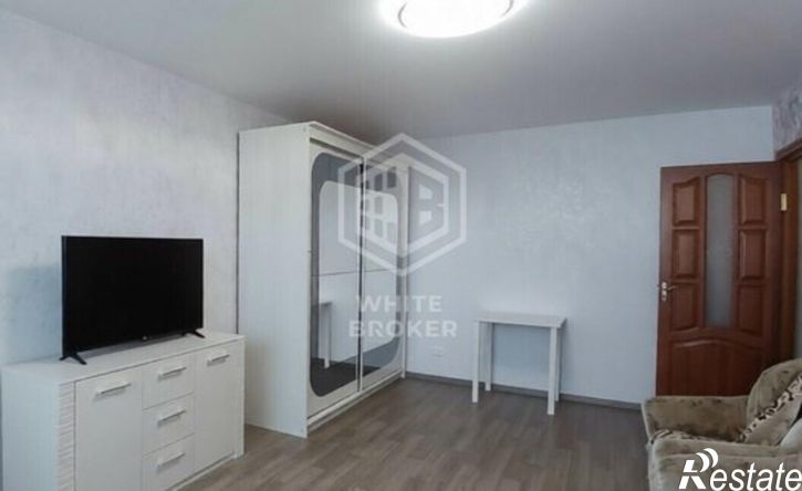 4-комн квартира улица Адмирала Юмашева, 19В,  д. 19В