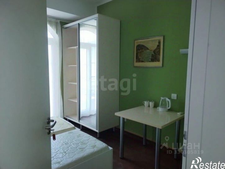 4-комн квартира улица Юнге, 7В,  д. 7В