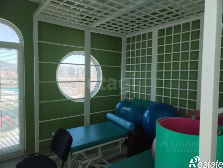 4-комн квартира улица Юнге, 7В,  д. 7В