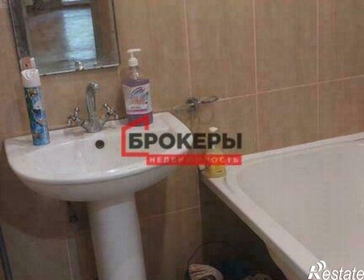 3-комн квартира ул Военных Строителей, 10/6,  д. 10/6